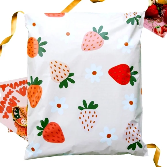 10 ct Strawberry polymailers - Picture 1 of 2